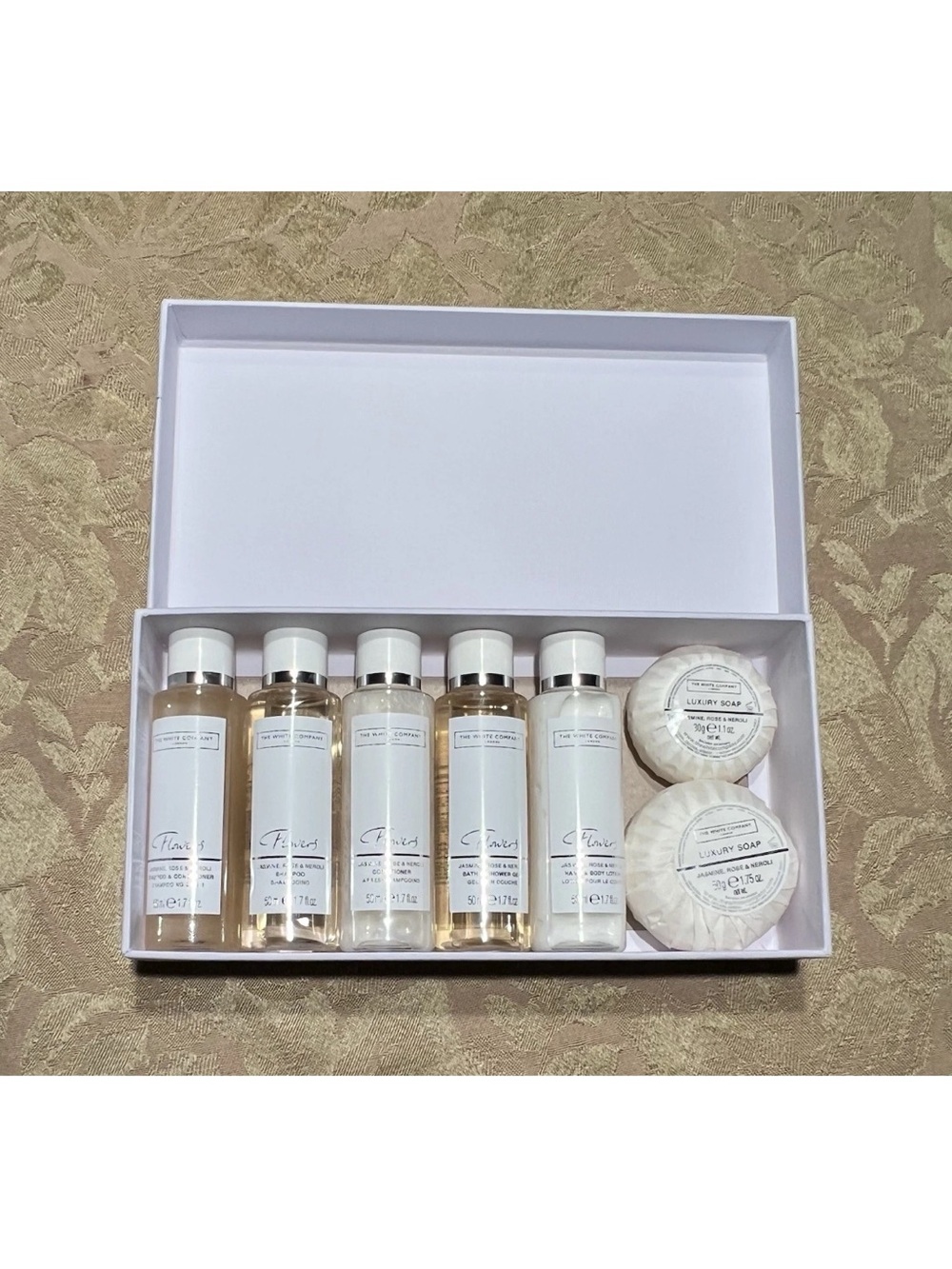 The White Company London Flowers bath & body Travel Size Gift Set Box - Picture 3 of 8